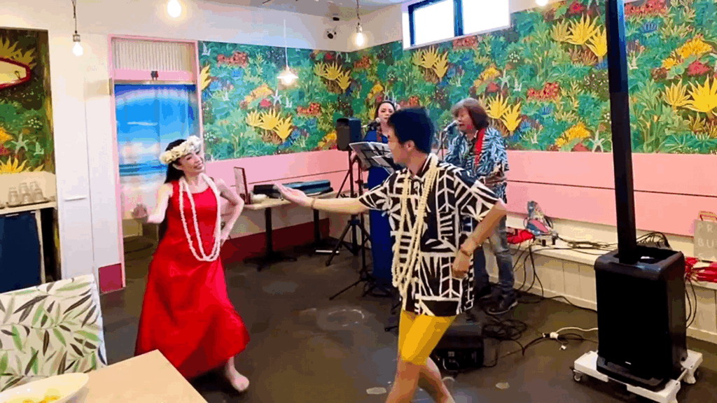 魔法のパンケーキ岐南店　フラショー　MauʻOlaさん　弾き語りライブ　ハワイアン　レストラン　ハノハノ・カ・レイ・ピカケ